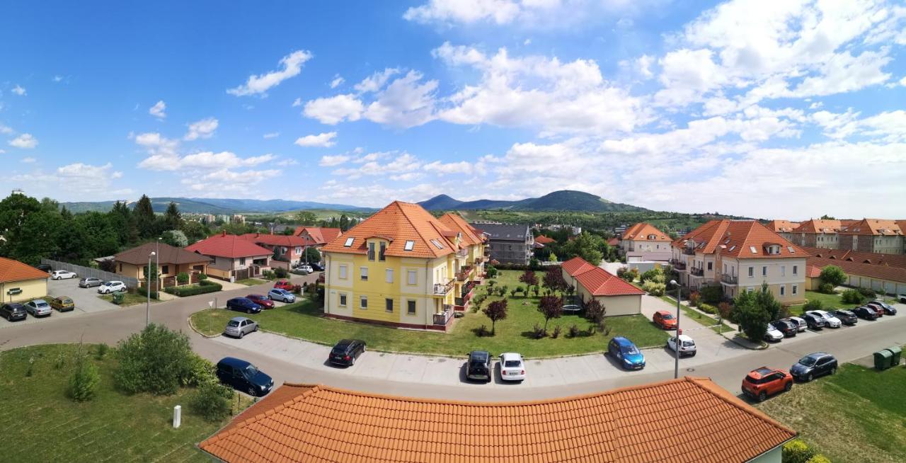 Orsika Hilltop Apartman Еґер Екстер'єр фото