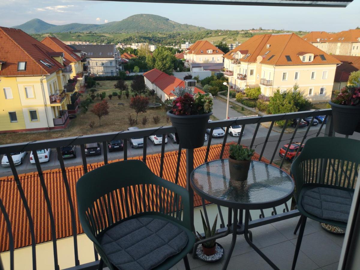 Orsika Hilltop Apartman Еґер Екстер'єр фото