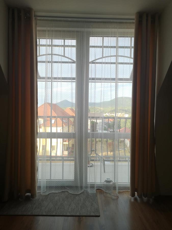 Orsika Hilltop Apartman Еґер Екстер'єр фото